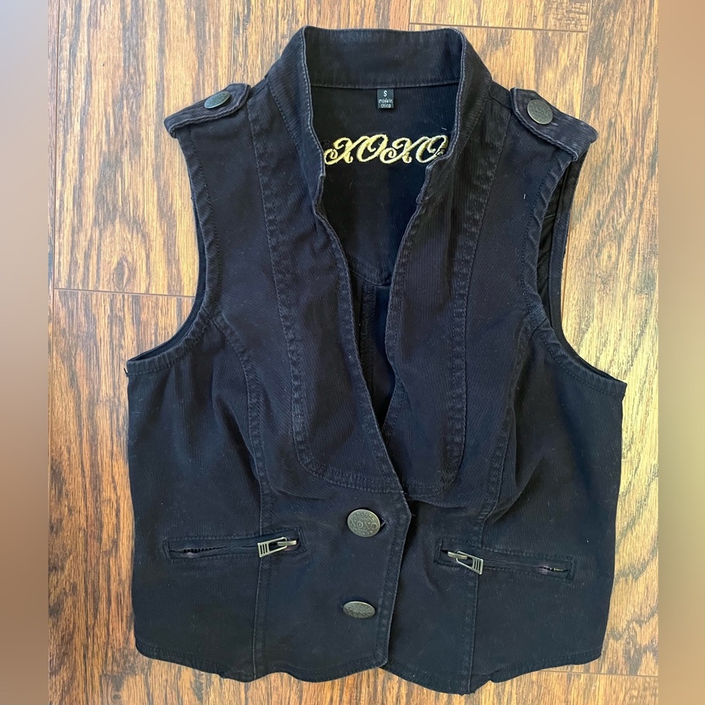 XOXO BLACK SLEEVELESS VEST W/ BUTTON EPAULETS